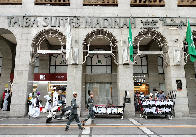 Ilustrasi: sejumlah koper jemaah haji di Madinah.