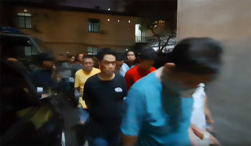 Para pejudi menggunakan kode bel untuk menghindari pengejaran polisi.