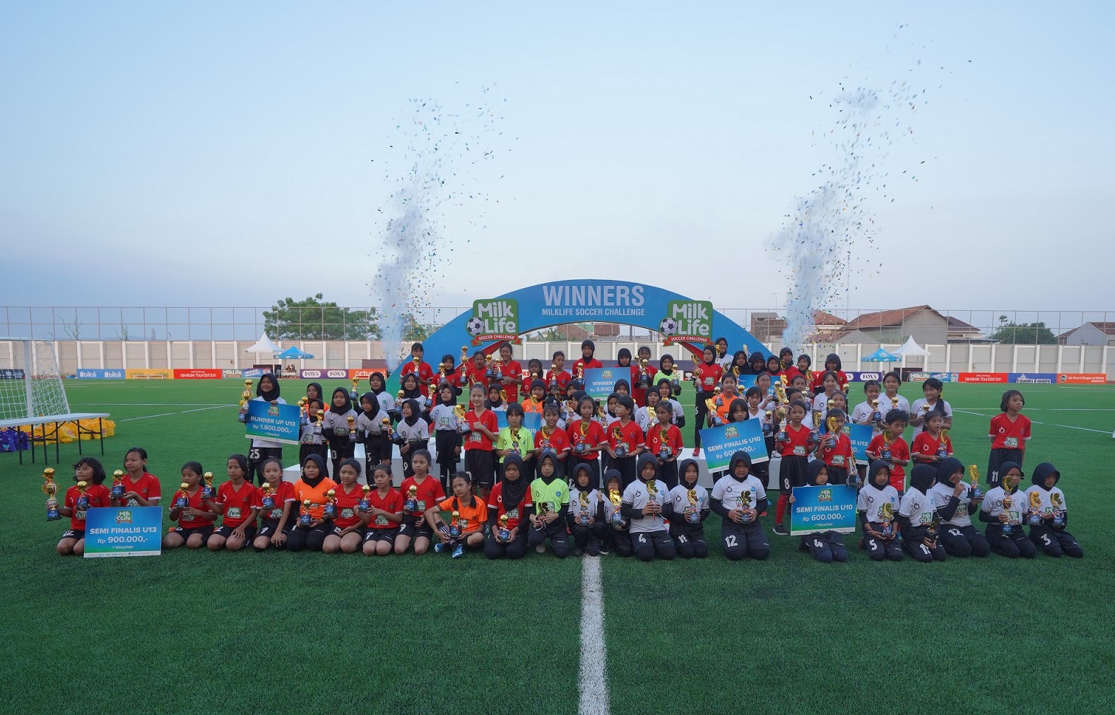 Para pemenang MilkLife Soccer Challenge 2023 