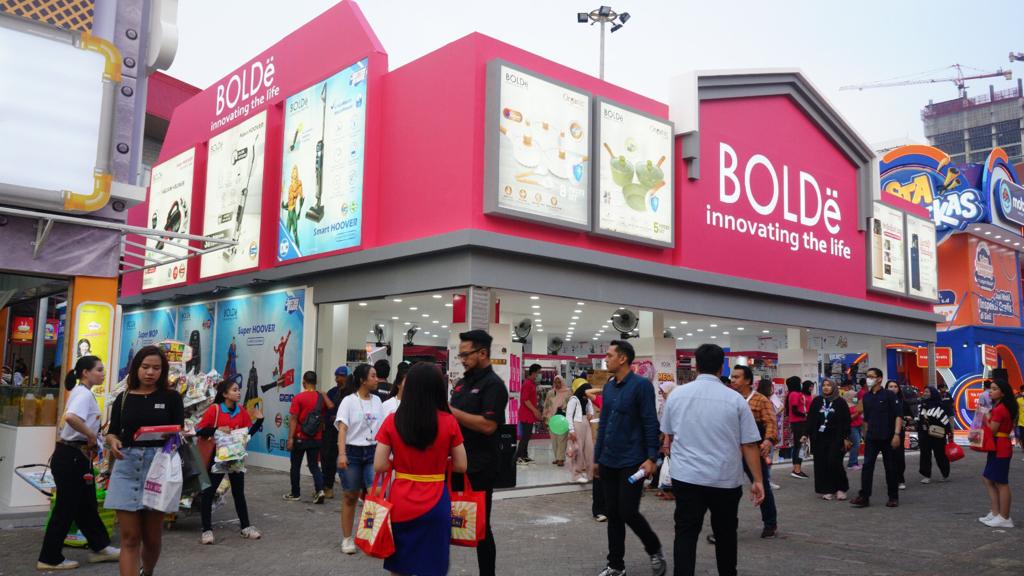 Stand BOLDe berada di area terbuka No.14 samping Hall D, Jakarta Fair Kemayoran, pada 14 Juni - 20 Juli 2023.