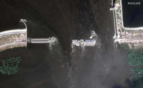 Foto udara jebolnya bendungan Kakhovka di Kherson, Ukraina.