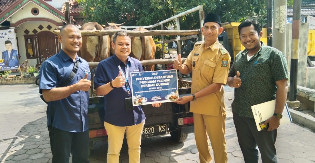 Acara penyerahan hewan kurban bagian dari program Pelindo Berbagi Qurban