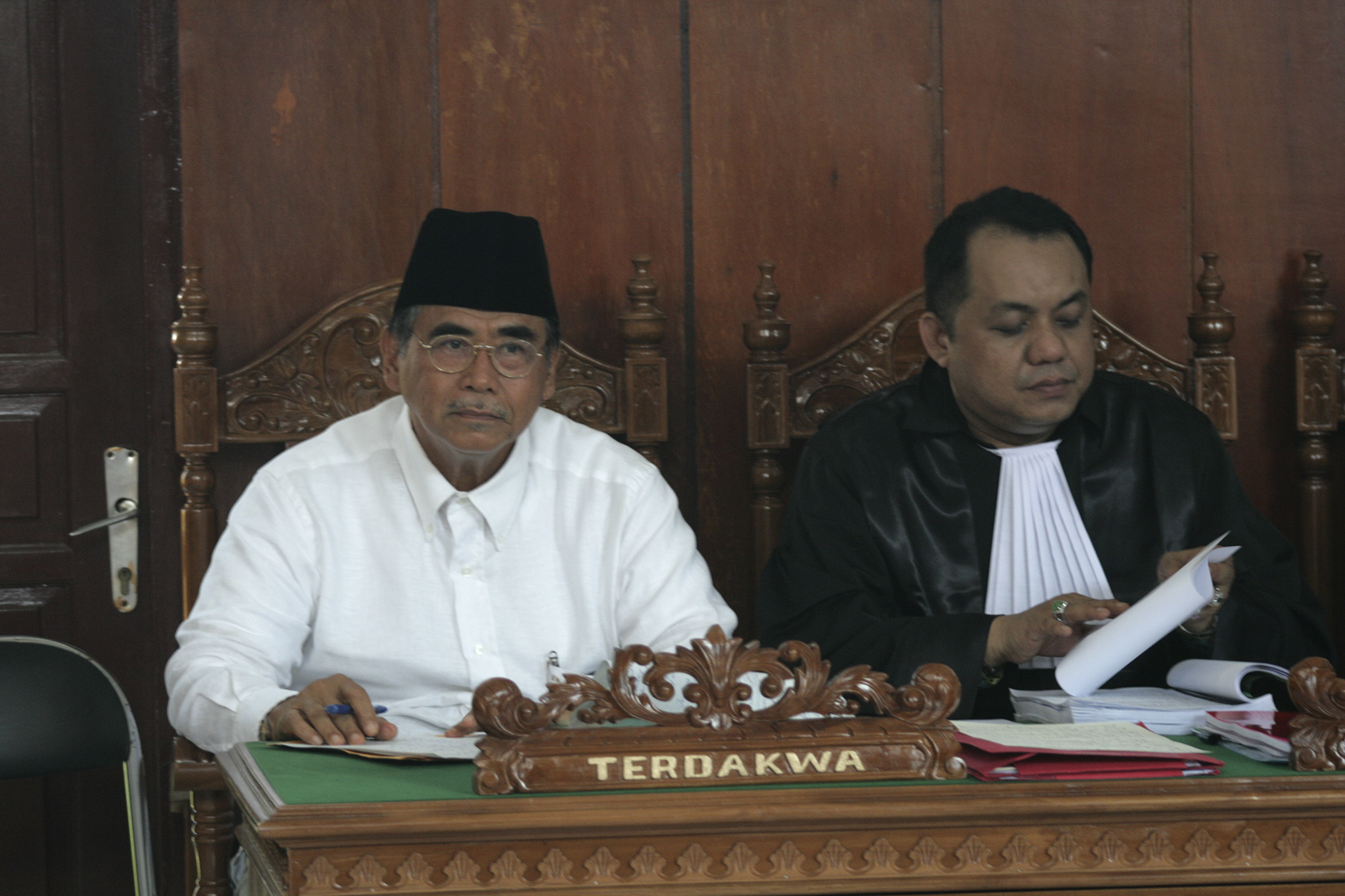 Pimpinan Ponpes Al-Zaytun, Abdussalam Panji Gumilang menjadi terdakwa dugaan pemalsuan dokumen Yayasan Pesantren Indonesia (YPI) pada 2011