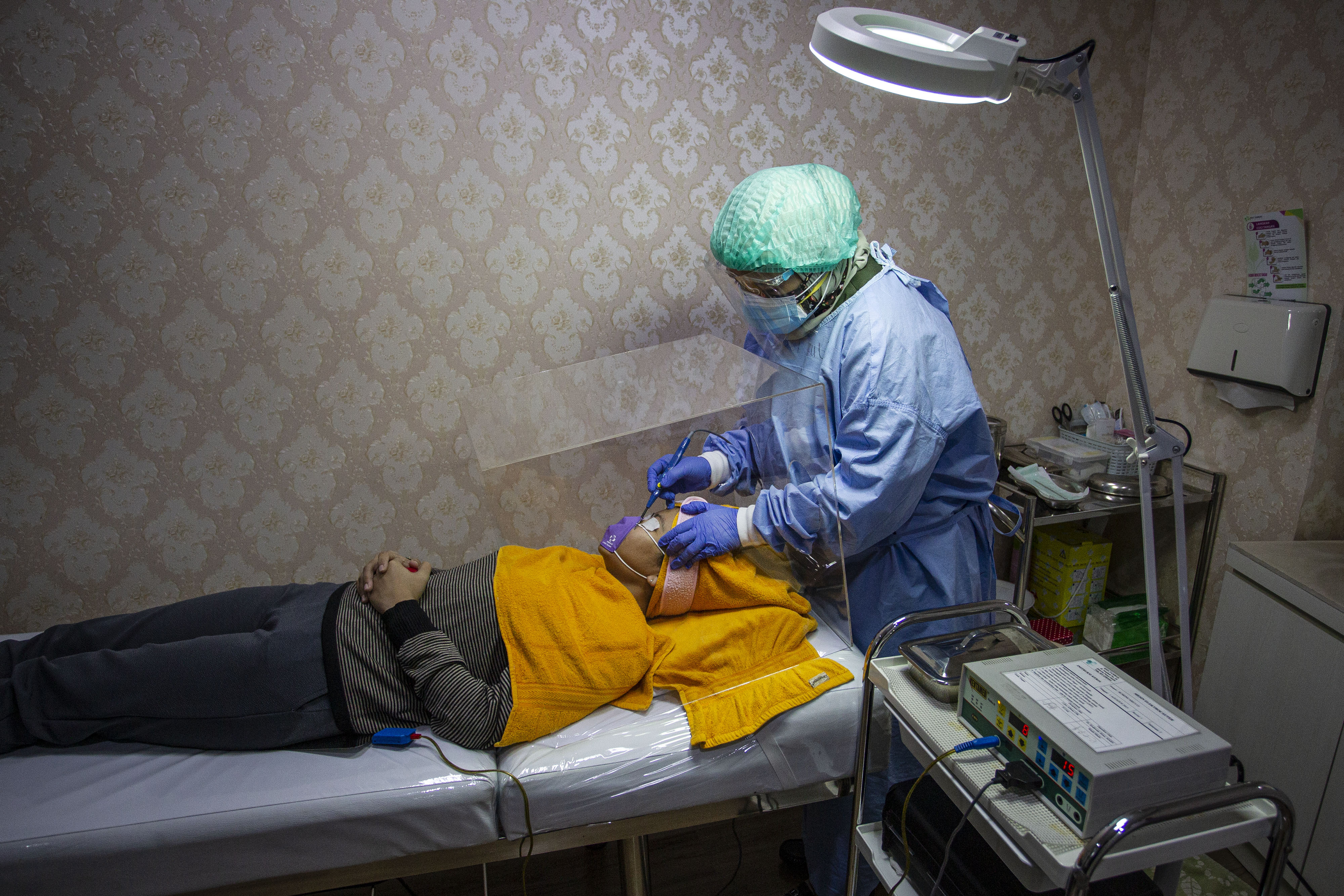 Permasalahan Kulit tidak Cukup Diatasi dengan Skincare