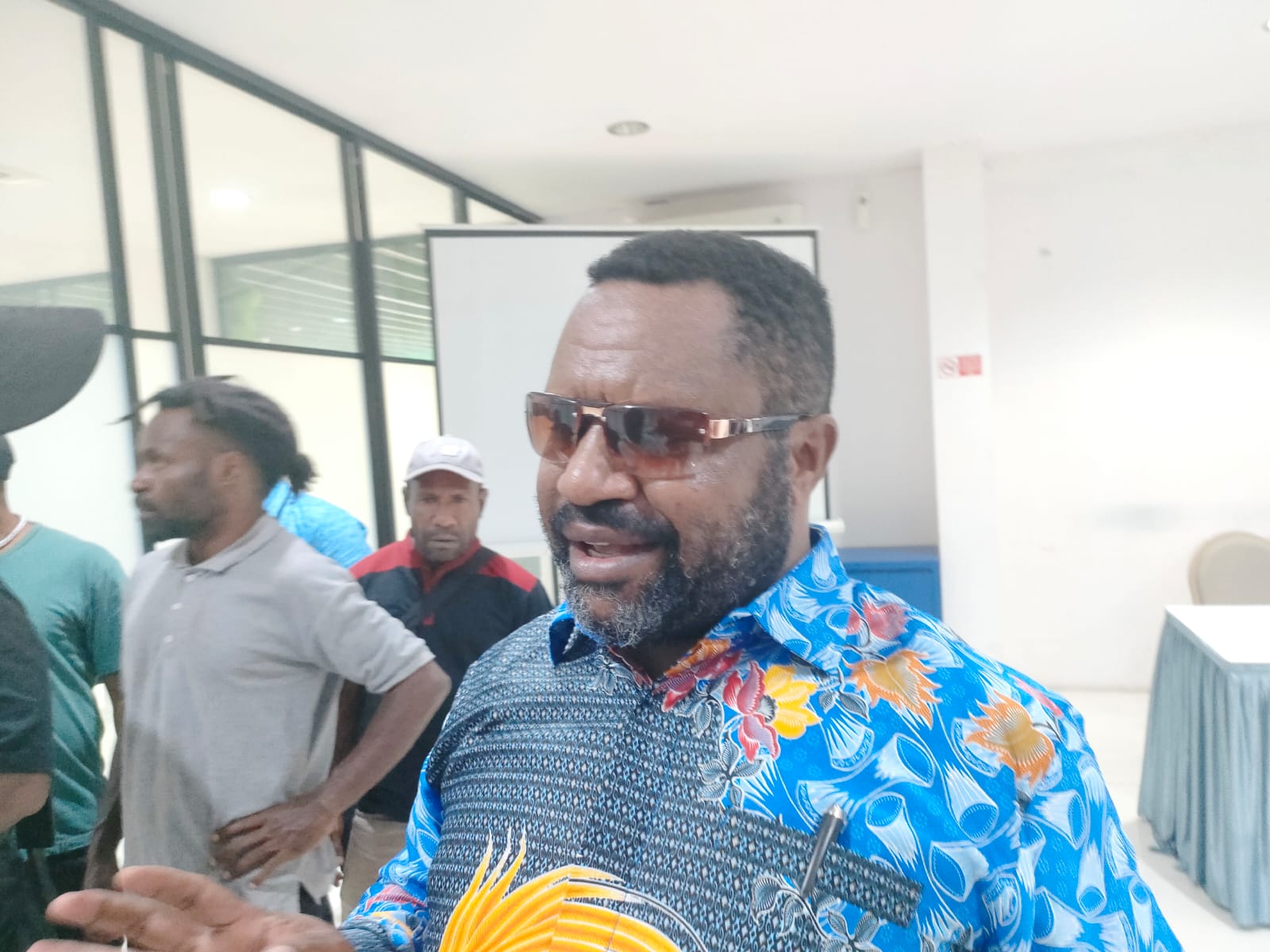 Adik kandung Gubernur nonaktif Papua Lukas Enembe, Elius Enembe.