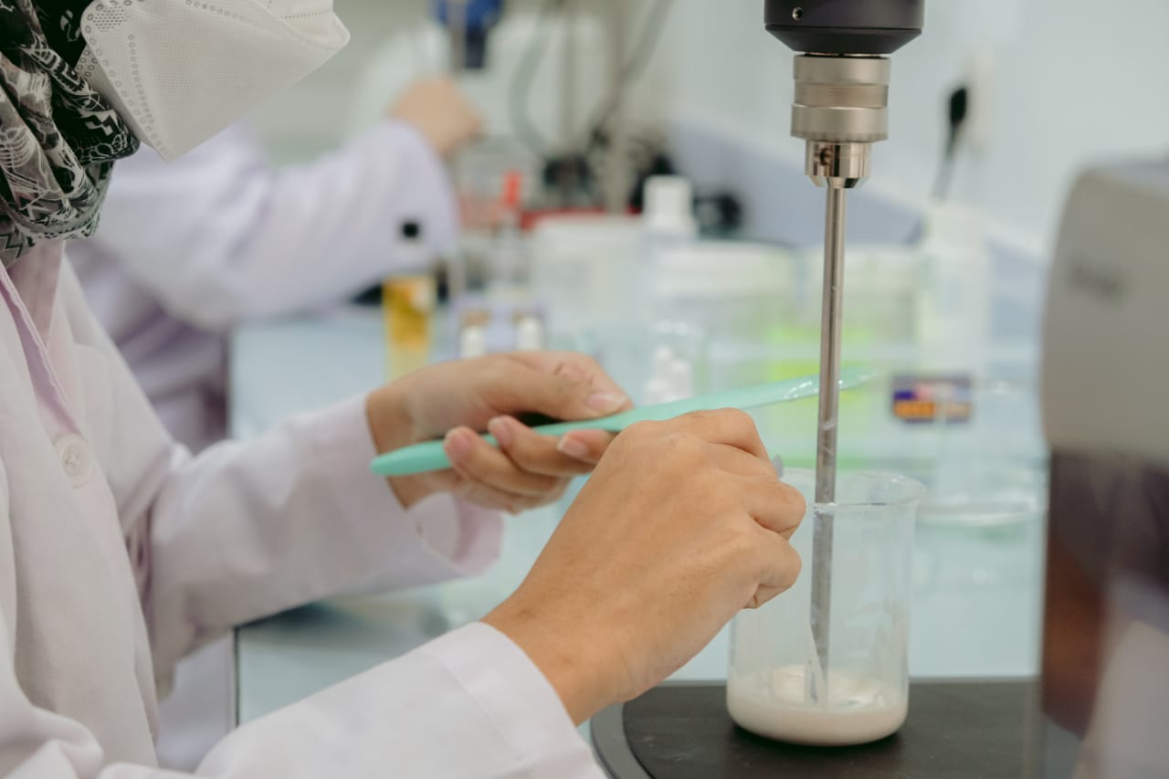 Semua produk ERHA telah dievaluasi keamanannya oleh Departemen Cosmetic Safety Assessment.