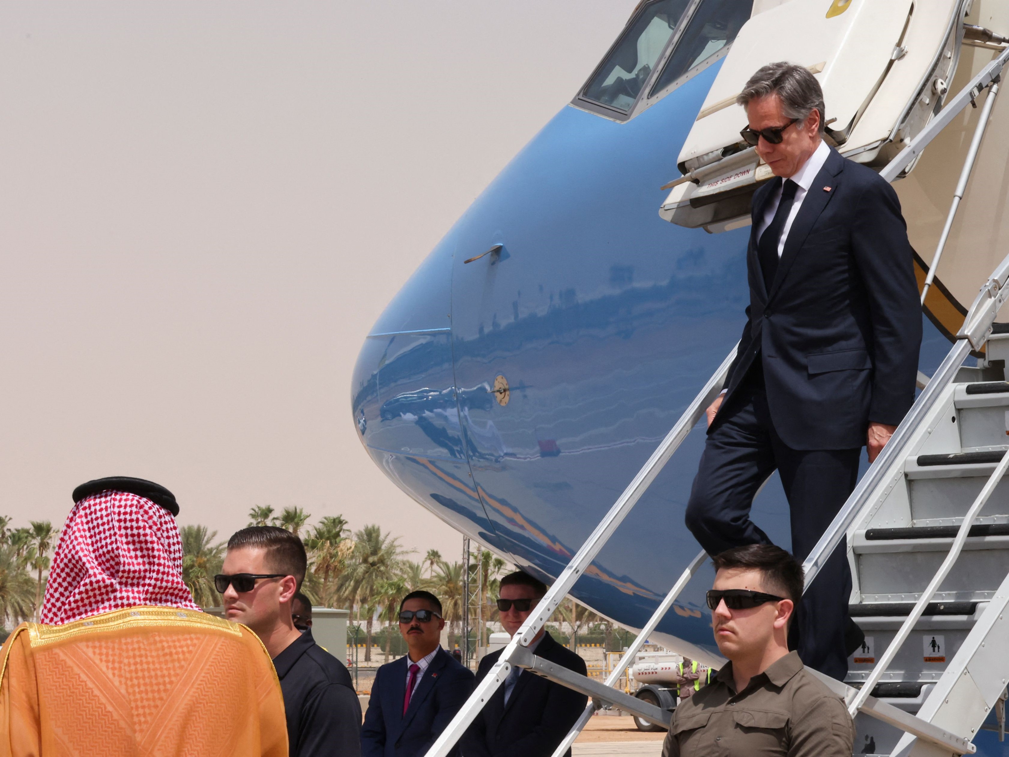 Menteri Luar Negeri AS Antony Blinken tiba di Bandara Internasional King Khalid di Riyadh, pada 7 Juni 2023.