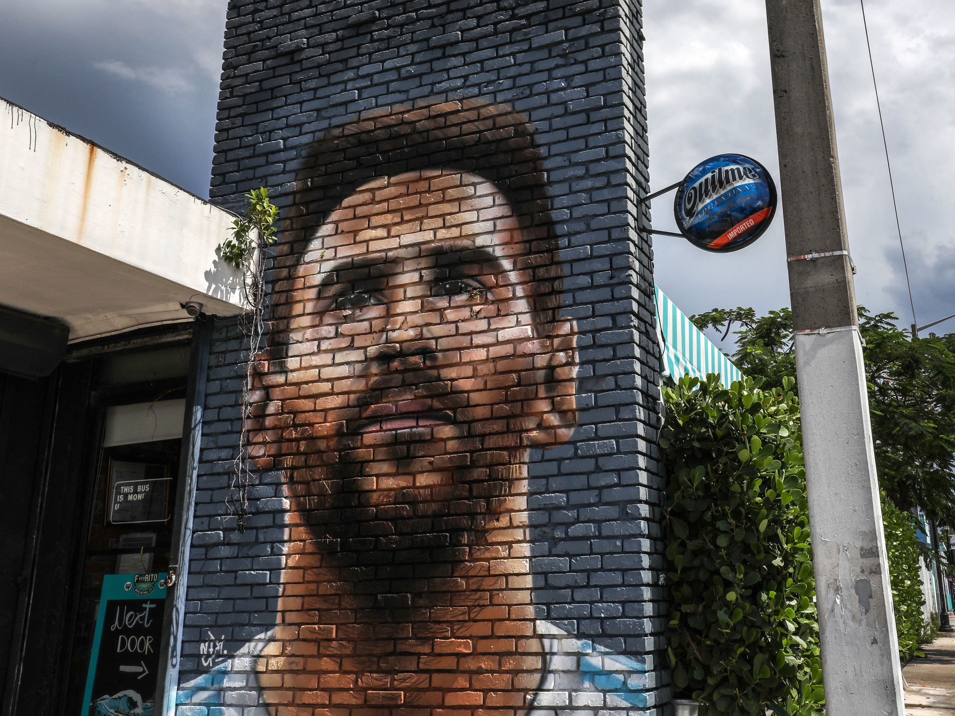 Mural menggambarkan pemain sepak bola Argentina Lionel Messi di Miami, AS, pada 7 Juni 2023.