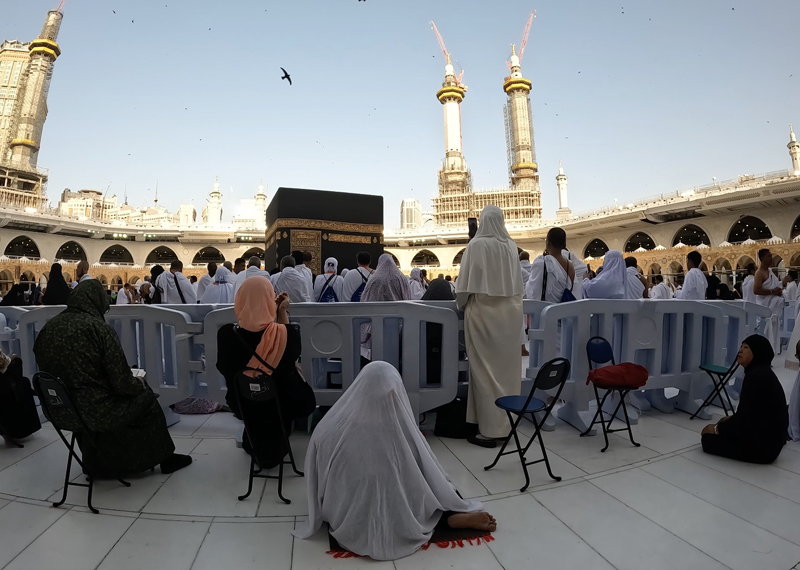 Jemaah haji Indonesia akan menjalani salat Jumat perdana mereka siang ini di Mekkah.