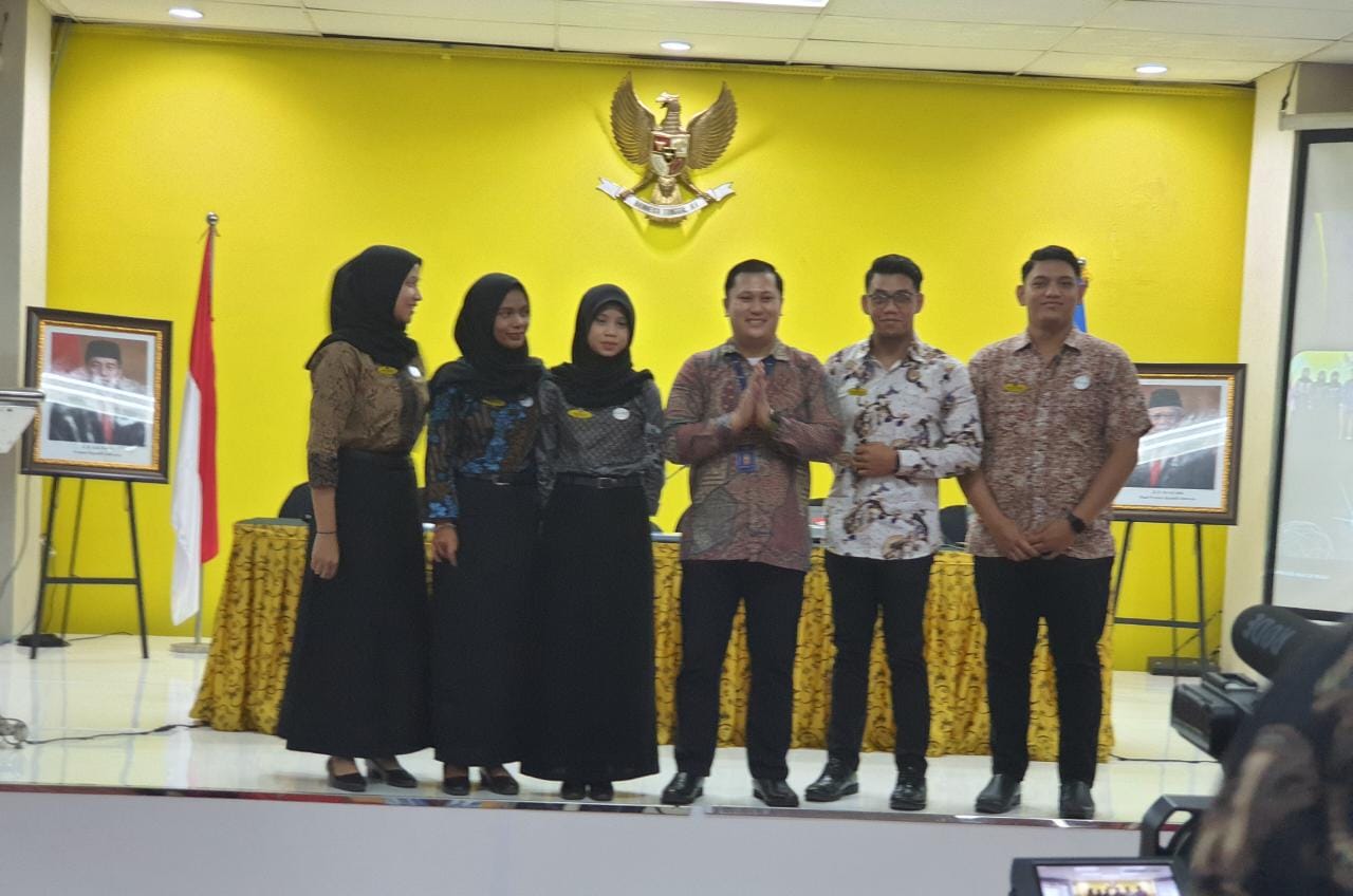 Dosen dan mahasiswa Politeknik Pariwisata NHI Bandung seusai memaparkan hasil penelitian mereka