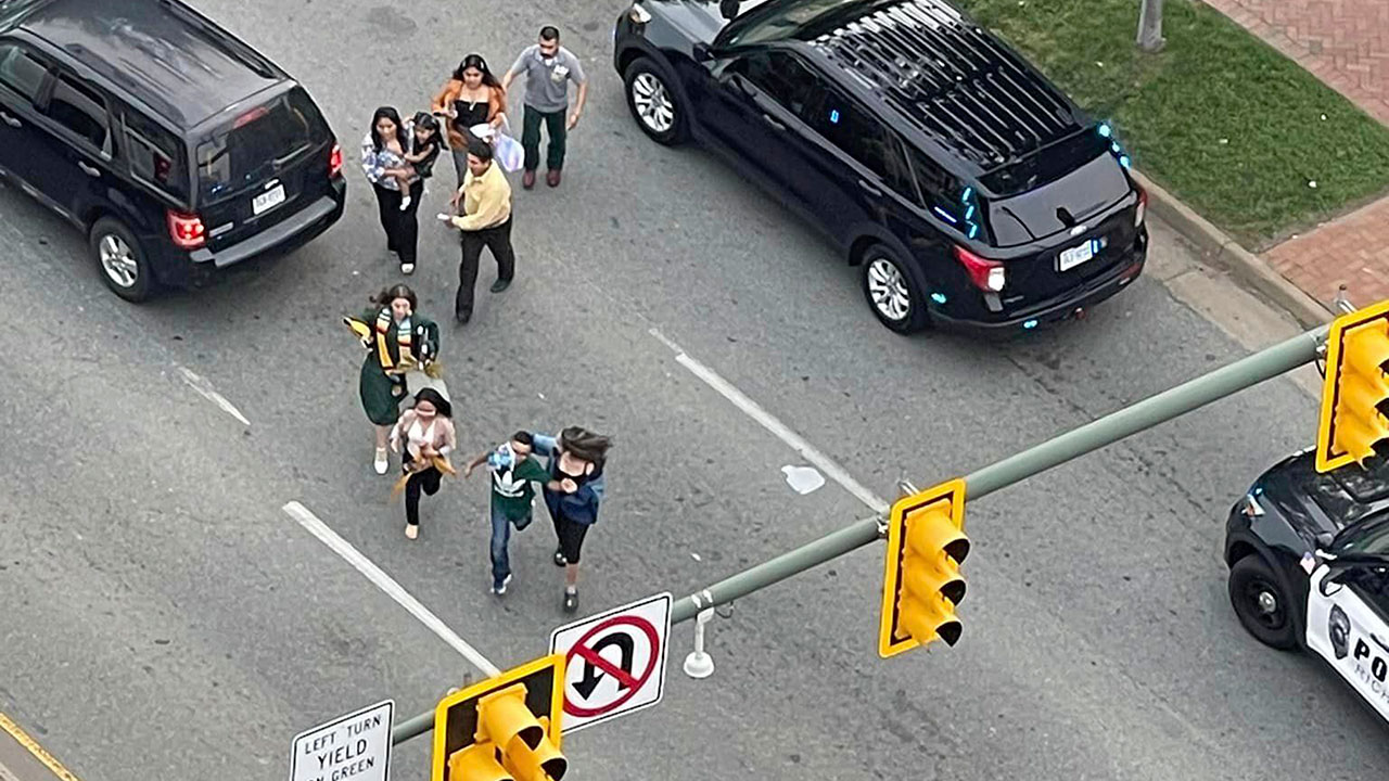 Kekacauan di tengah penembakan di SMA kota Richmond, AS.