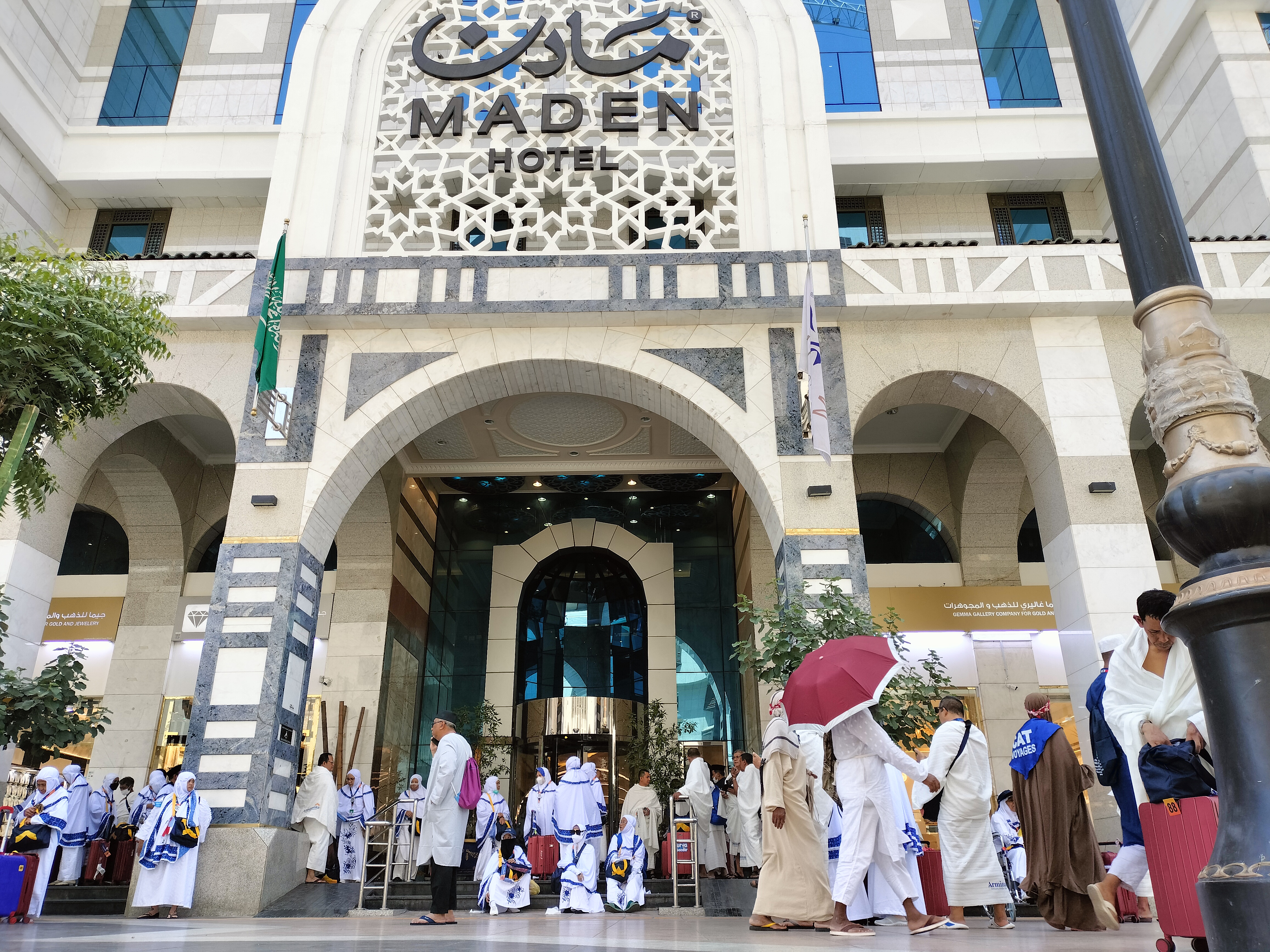 Jemaah Haji Khusus bersiap meninggalkan Madinah menuju Mekkah