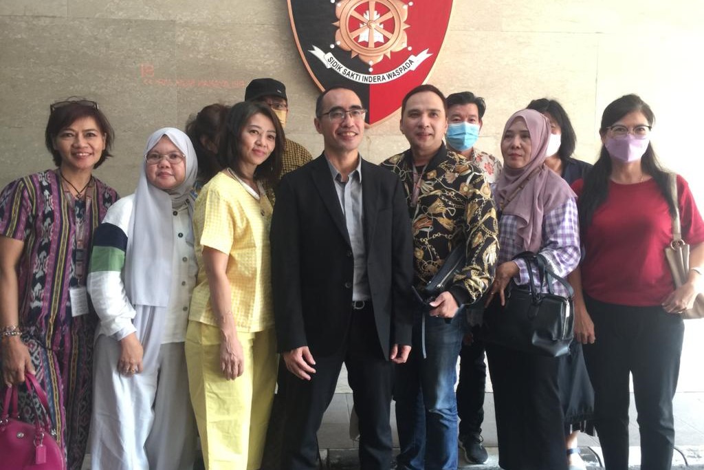 Nasabah AJK di Mabes Polri.