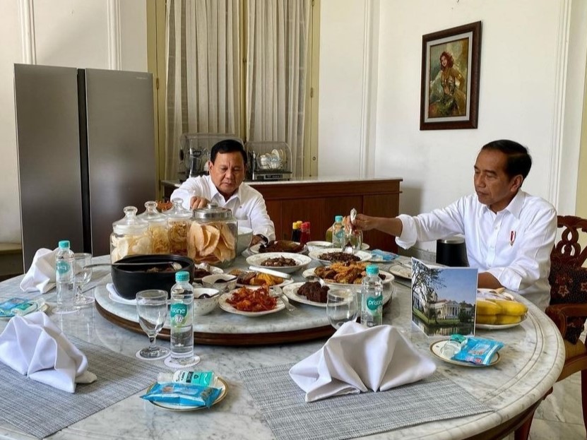 Potret acara makan bersama antara Presiden Joko Widodo dan Prabowo Subianto.