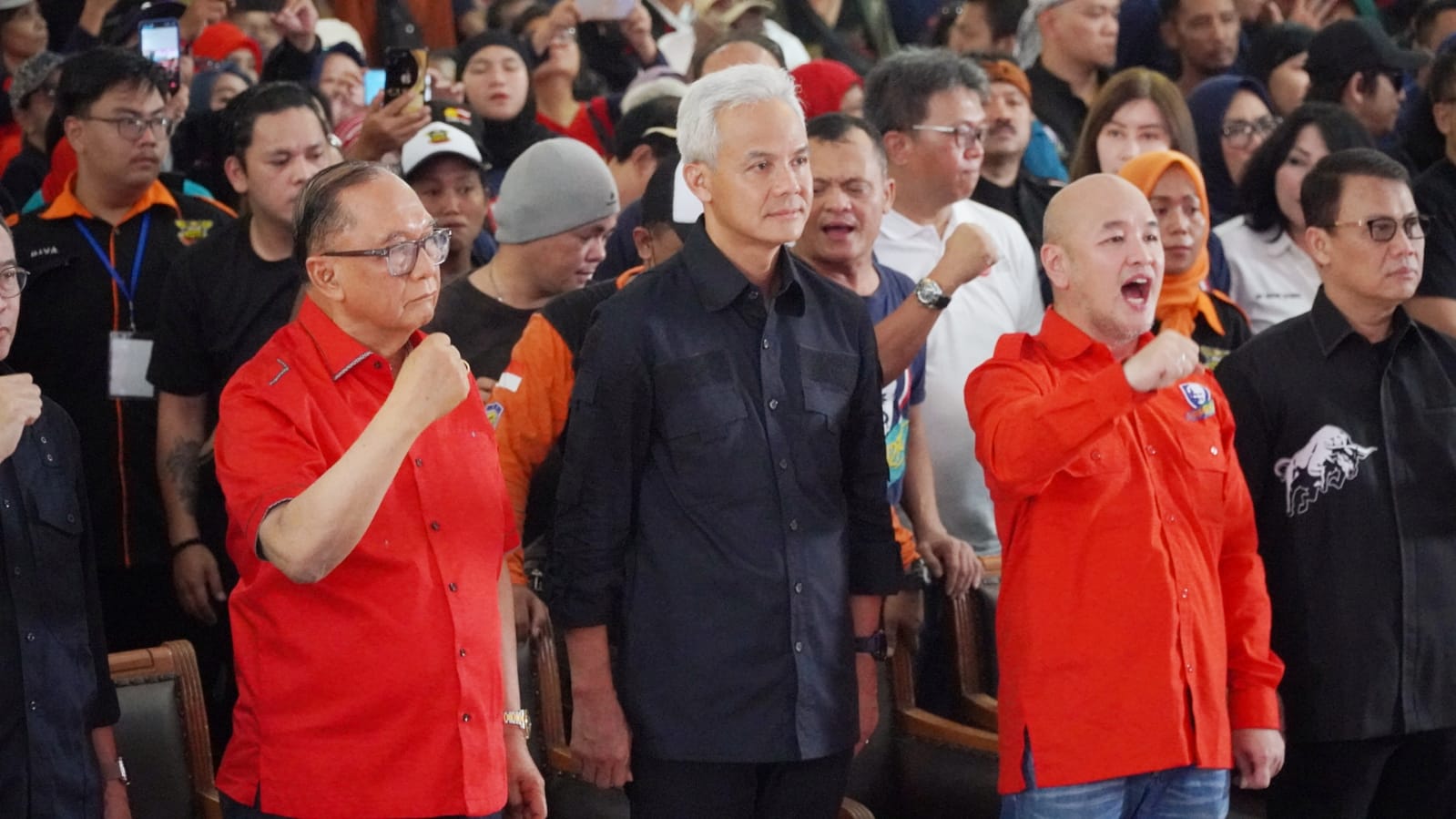 Capres Ganjar Pranowo bersama Plt. Ketua Umum Ganjarist Kris Tjantra dalam hari jadi Ganjarist yang ke 2