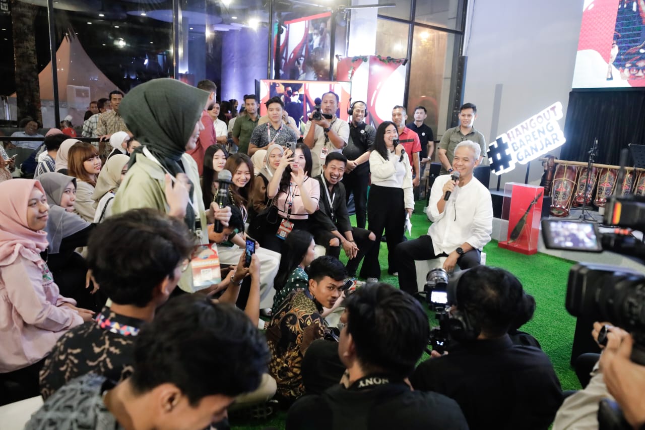 Ganjar Pranowo menghadiri acara hangout bersama generasi muda di  Kabupaten Deli Serdang, Sumut, Minggu (11/6) malam. 