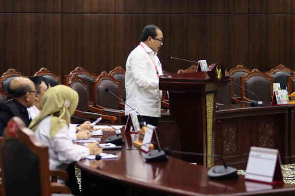 Sidang MK: Jaksa Agung Boleh Rangkap Jabatan sebagai Anggota Parpol