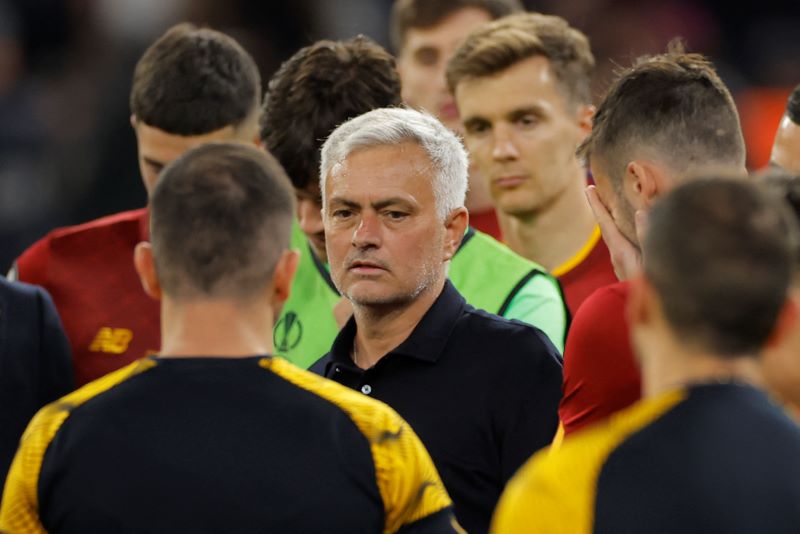 Pelatih AS Roma Jose Mourinho