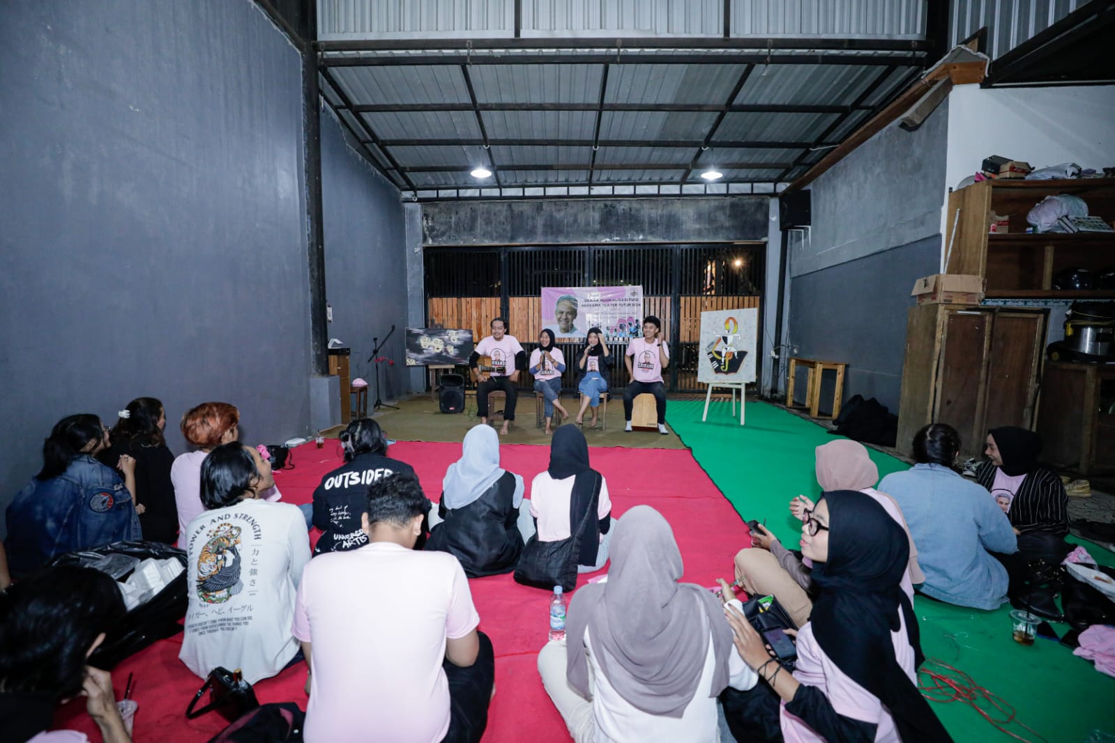 Pementasan drama dan musikalisasi puisi di Malang, Jawa Timur