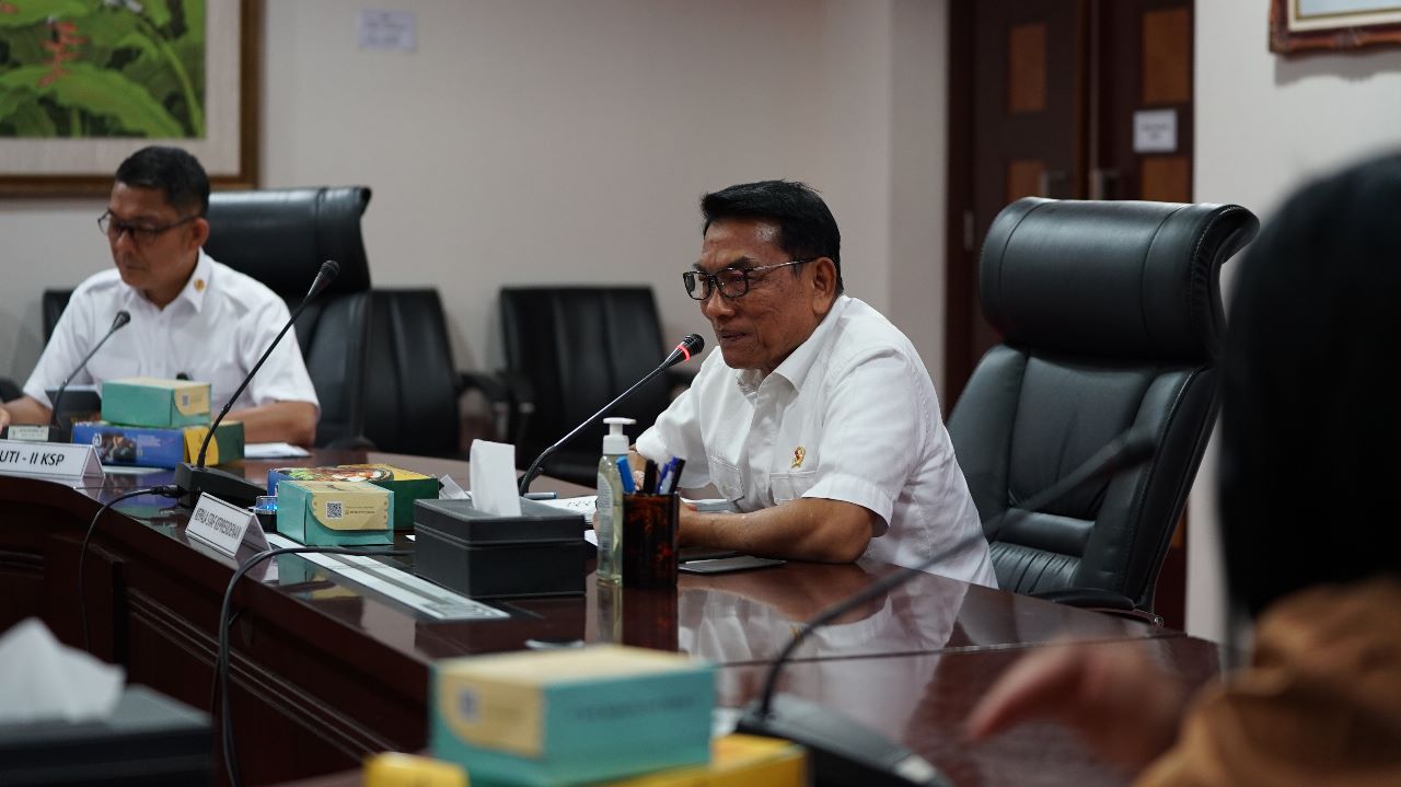 Kepala Staf Kepresidenan Moeldoko saat menerima perwakilan 23 organisasi tenaga kesehatan di kantornya. 