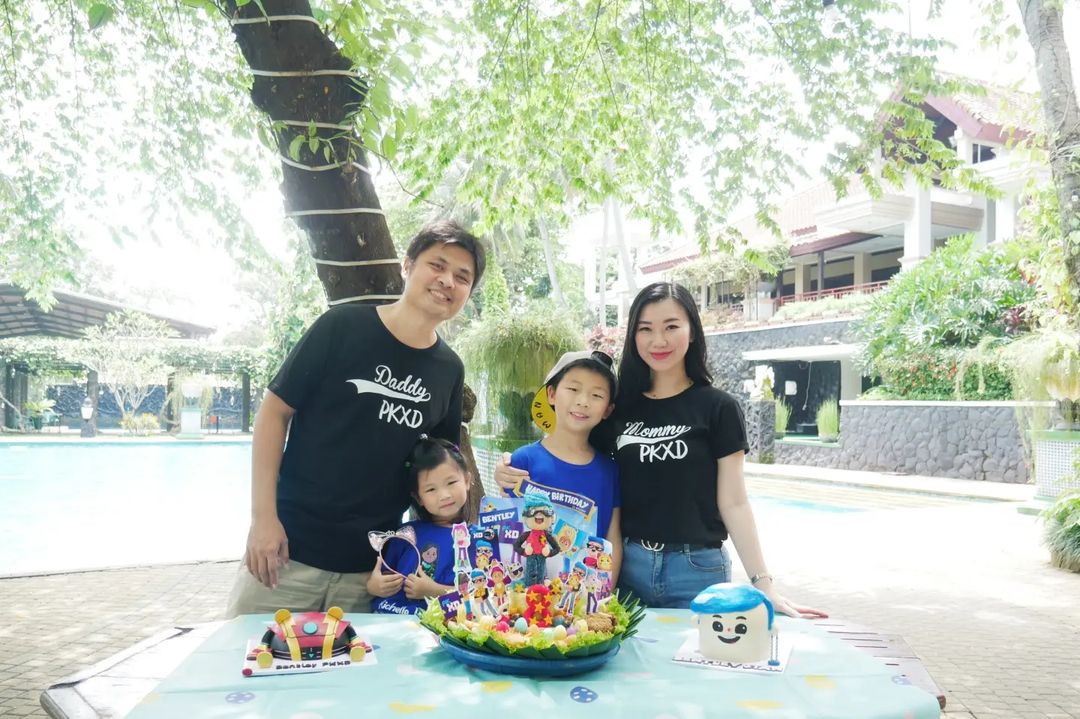 Ladyweisz dan keluarga