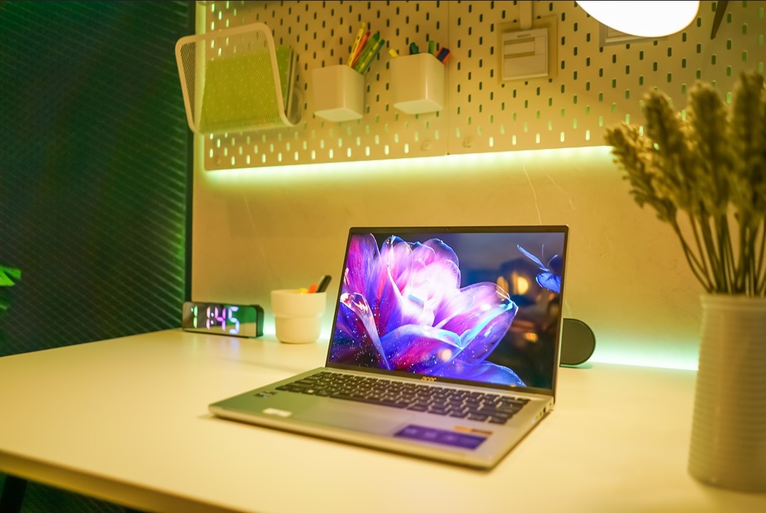 Acer Swift Go 14 OLED, Laptop Ringkas dengan Visual yang Memanjakan Mata
