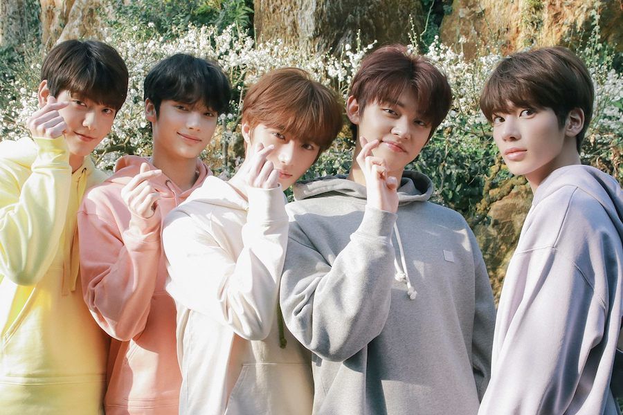 TXT dikabarkan menyiapkan single terbaru mereka dengan berkolaborasi dengan Ryan Tedder dari OneRepublic.
