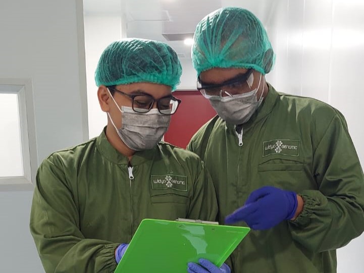 Tenaga kesehatan Widya Genomic Nusantara.