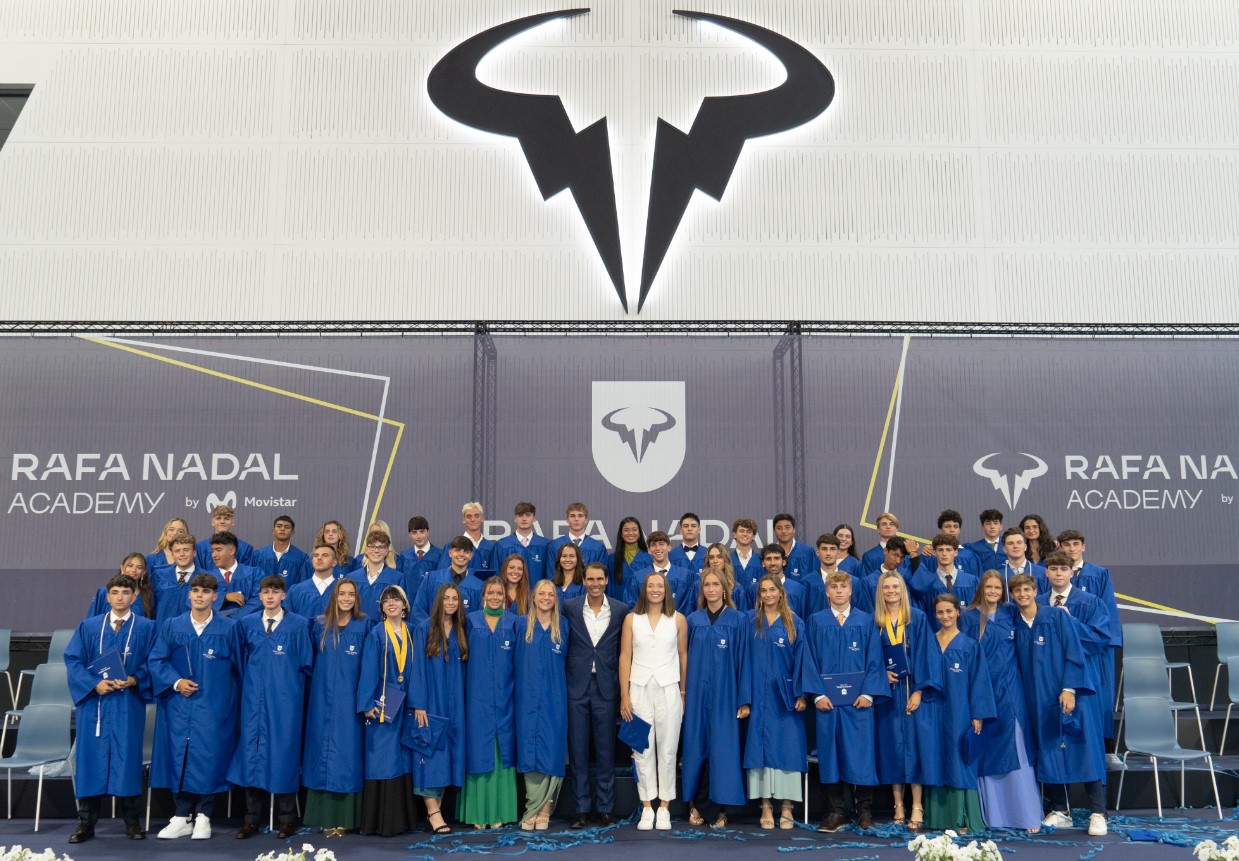 Swiatek Jadi Tamu Kehormatan di Wisuda Rafa Nadal Academy