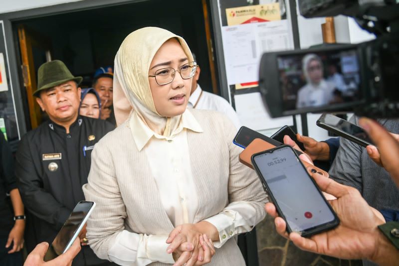 Bupati Purwakarta Anne Ratna Mustika meminta puluhan embung yang ada di Purwakarta, Jawa Barat, dioptimalkan guna membantu para petani mengh