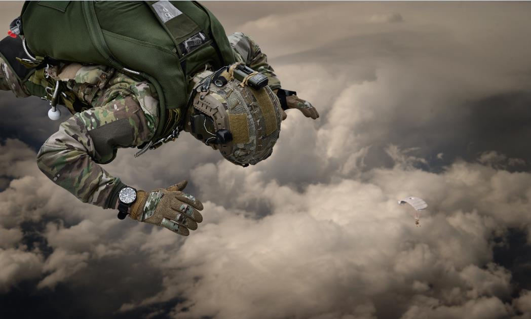 Tangan tangan Luminox telah menjadi mitra resmi dari Navy SEAL Foundation dan memiliki teknologi sesuai spesifikasi militer.