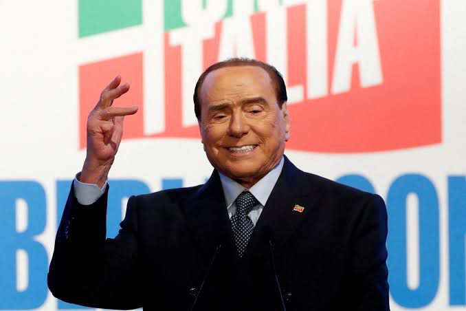 Mantan perdana menteri Italia Silvio Berlusconi meninggal dunia