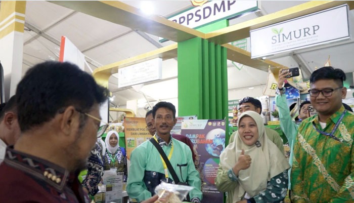 Mentan Syahrul Yasin Limpo kunjungi Stand SIMURP di Penas Petani Nelayan XVI 2023, Padang, Sumbar.