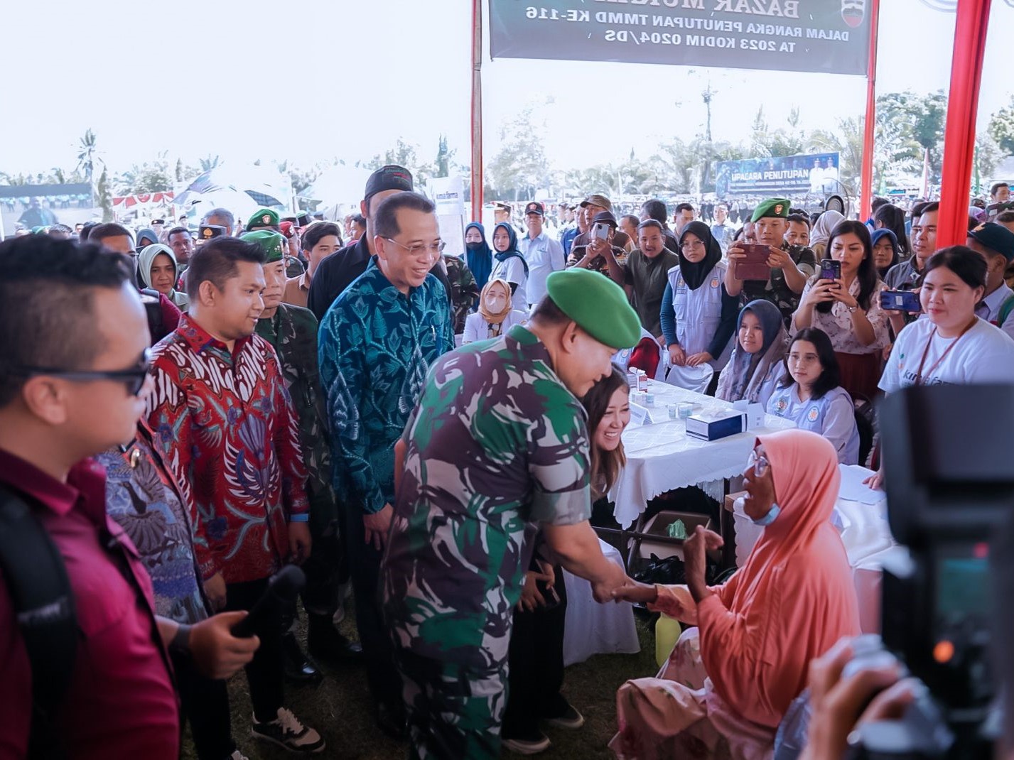 Pelayanan Kesehatan dalam Rangka Penutupan TNI Manunggal Membangun Desa (TMMD) ke-116 TA 2023 Kodim 0204/DS di Kota Deli Serdang, Sumut.