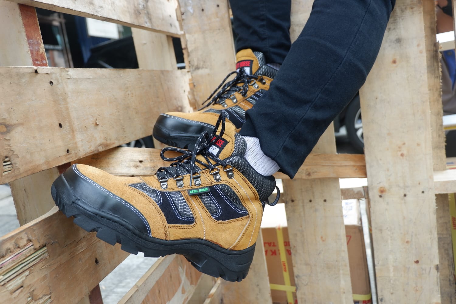 Kisah Bambang Hadi Kembangkan Steel Horse Safety Shoes Hingga Rencana Ekspor