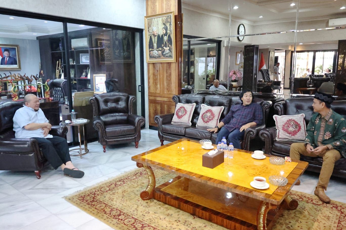 KOMEDIAN Komeng ingin menggemakan berbagai isu-isu nasional.