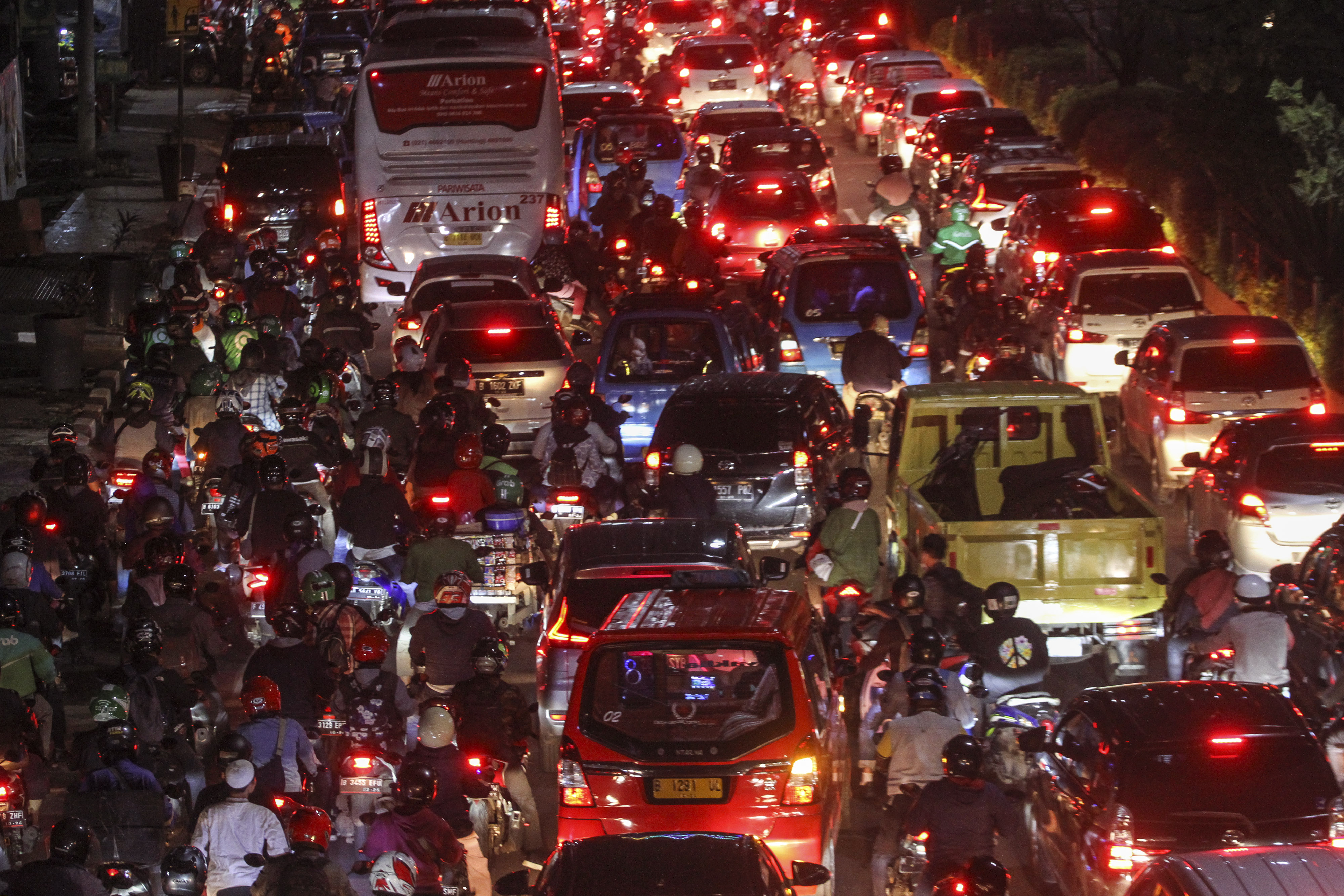 Ilustrasi: Kemacetan di Jalan Margonda Raya, Depok