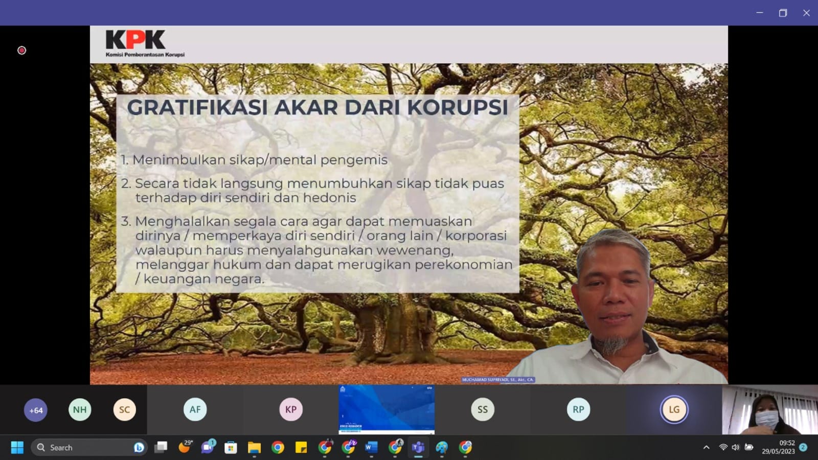 Plt Direktur Utama Semen Gresik Muchamad Supriyadi saat menyampaikan materi seputar antikorupsi dan gratifikasi. 