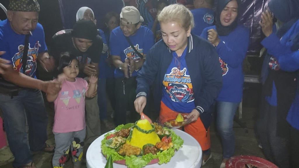 Komunitas alumni Boedoet d'Boss menggelar ulang tahun kedua di Villa Rajawali, Cisarua, Bogor, Jawa Barat,