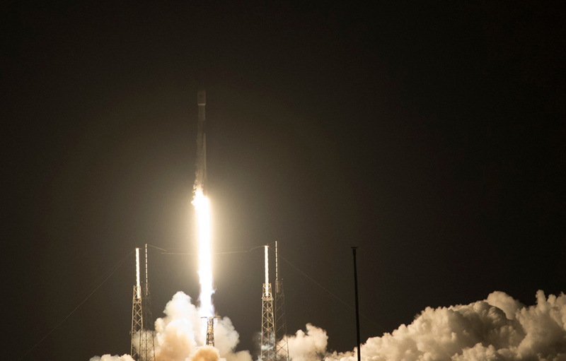 Satria-1 yang diluncurkan di Orlando, Florida, Amerika Serikat (AS), Minggu (18/6), menjadi satelit multifungsi pertama pemerintah. 