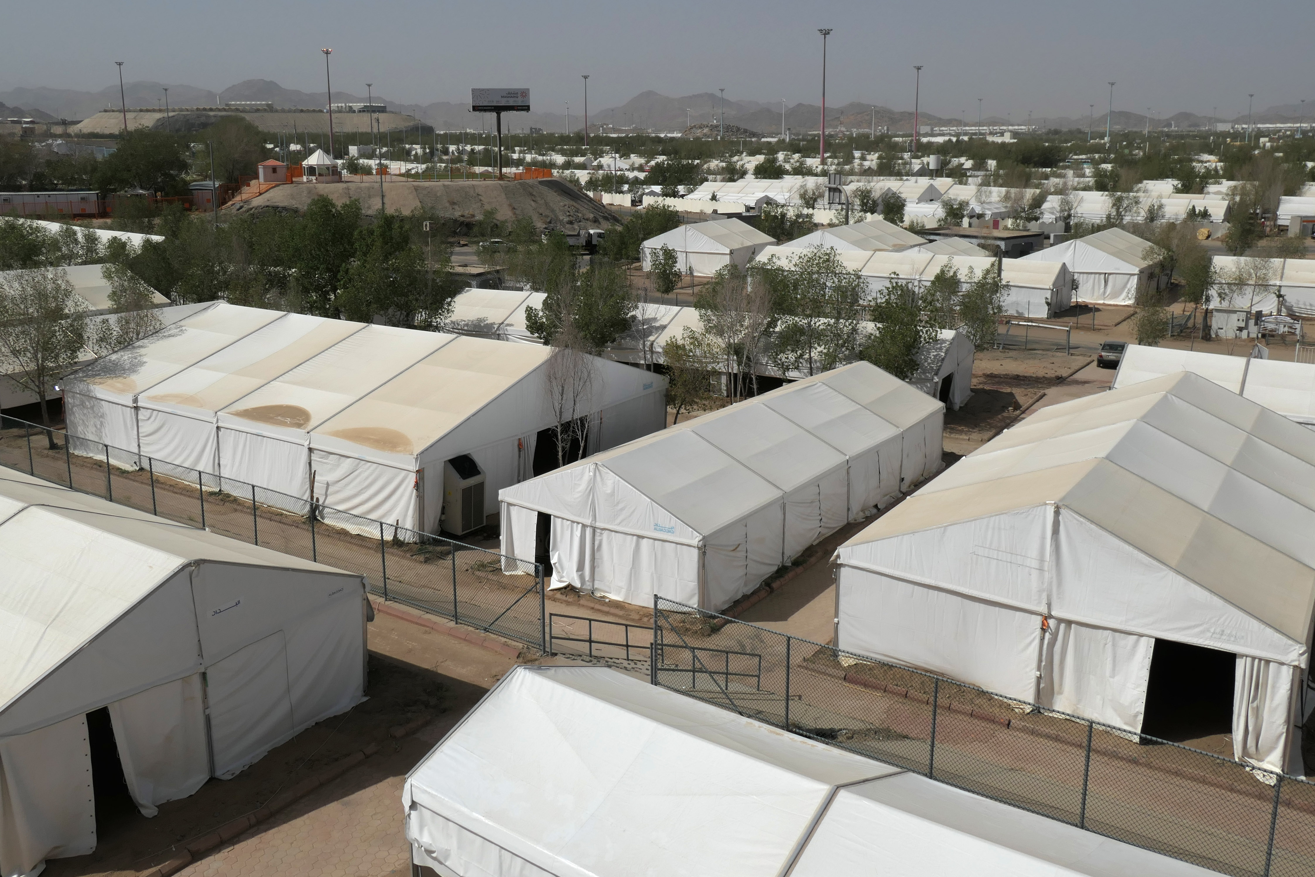 Situasi tenda-tenda jemaah di Arafah pada musim haji 1444 H/2023.