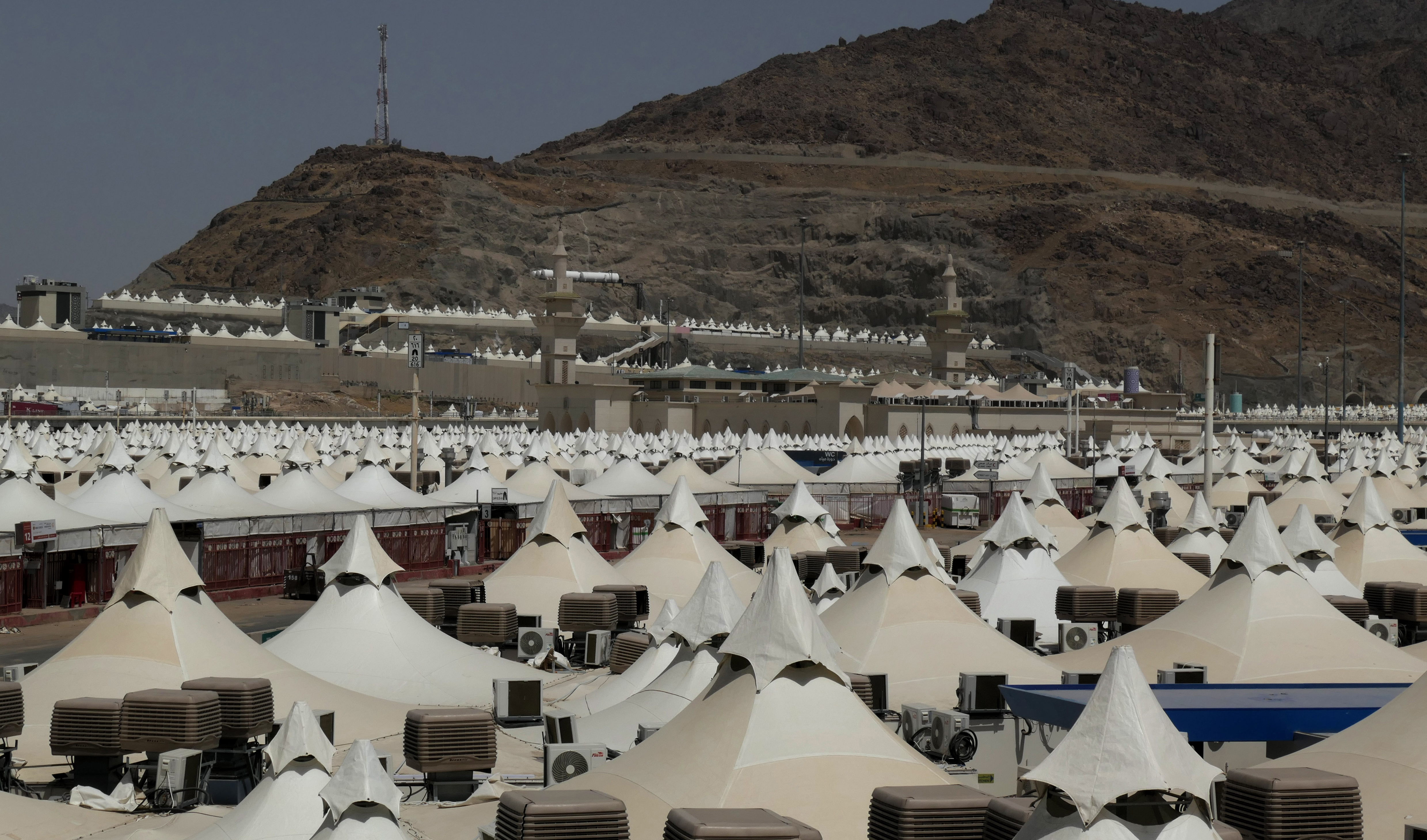 Tenda di Mina yang disiapkan untuk Jemaah pada puncak ibadah haji