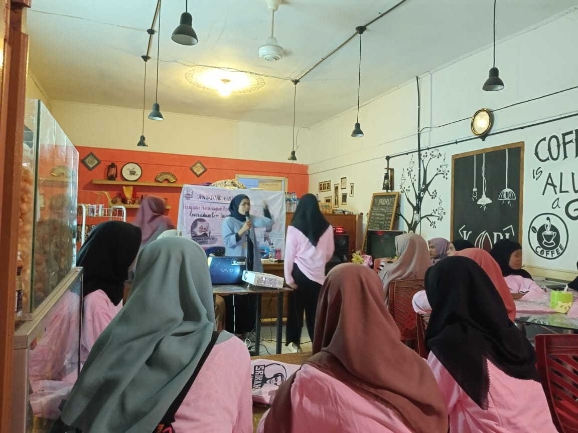 Pelatihan kewirausahaan yang digelar Srikandi Ganjar di Flores Timur, NTT