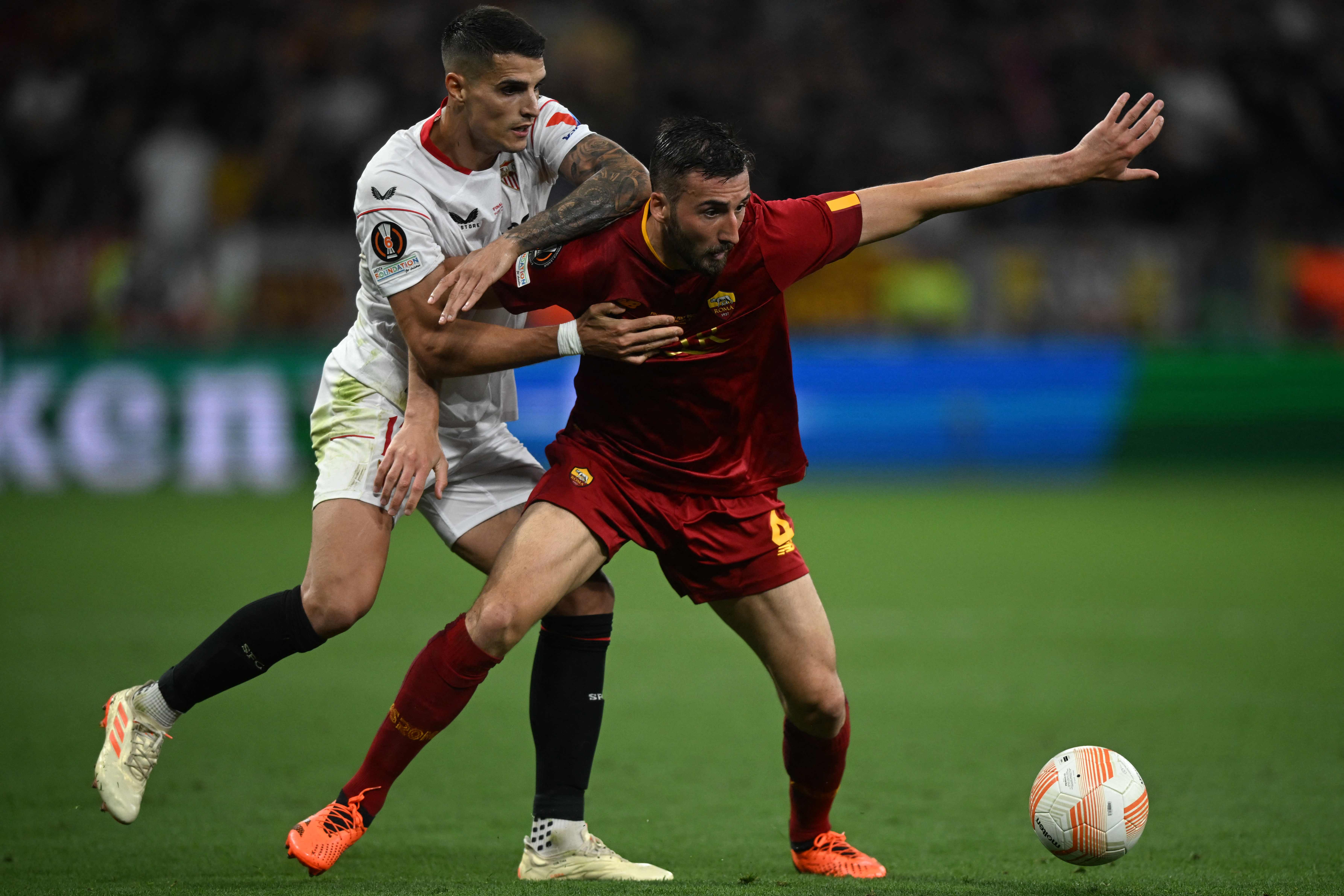 Bryan Cristante (kanan).