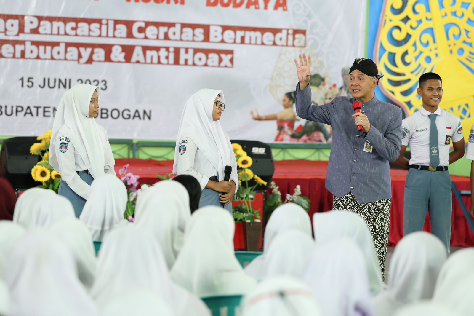 Ganjar Sempurnakan Sekolah Virtual Bagi Warga Miskin-Difabel