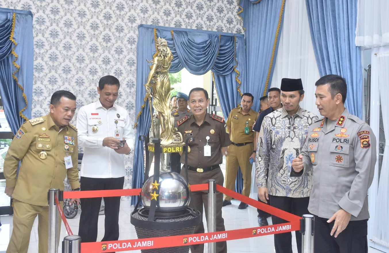 Tim dari Kompolnas mengunjungi Kantor Polda Jambi untuk melakukan penilaian kinerja terkait penghargaan Kompolnas Award