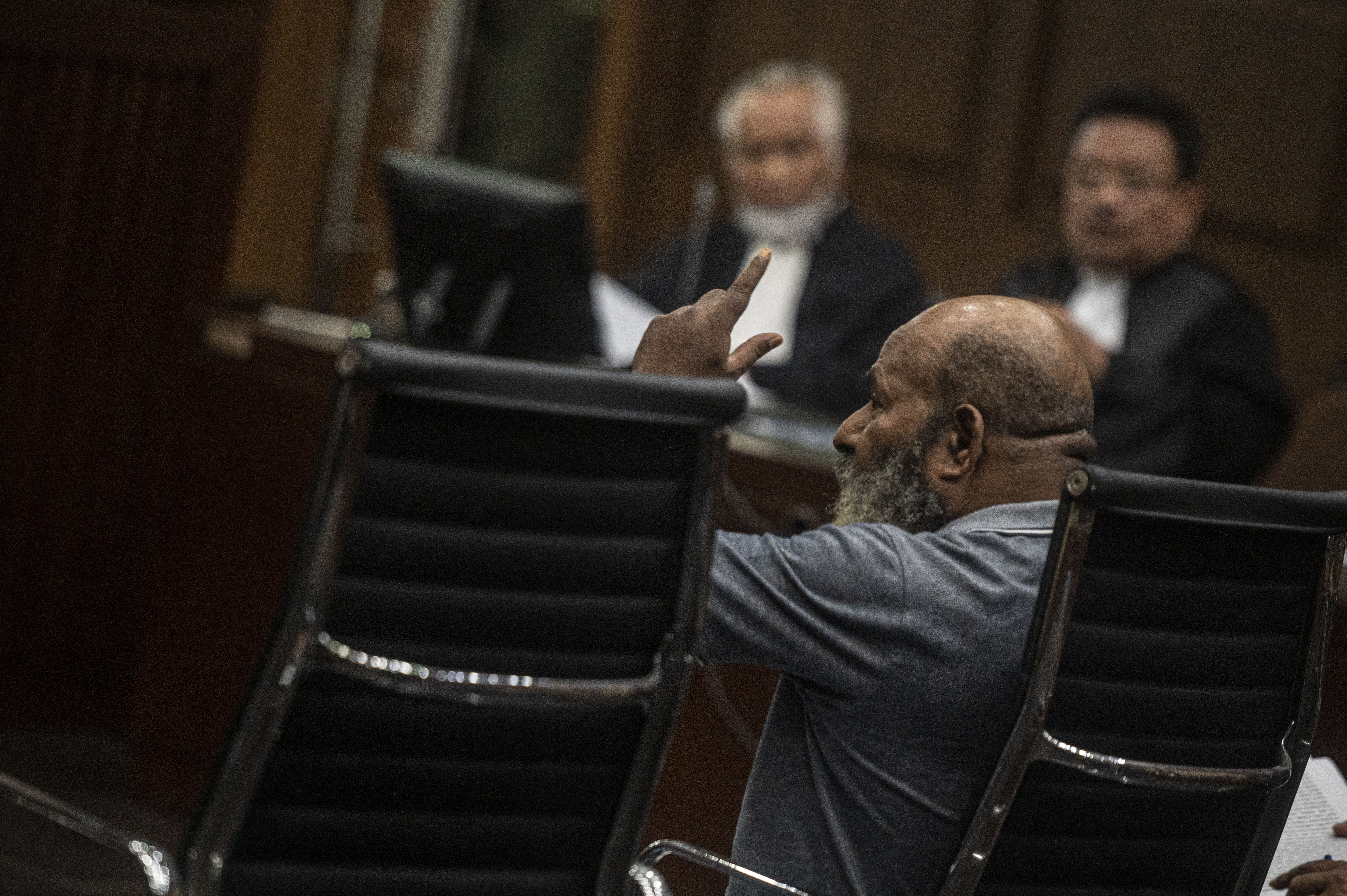  Terdakwa kasus dugaan suap dan gratifikasi terkait proyek infrastruktur Provinsi Papua Lukas Enembe di Pengadilan Tipikor Jakarta.