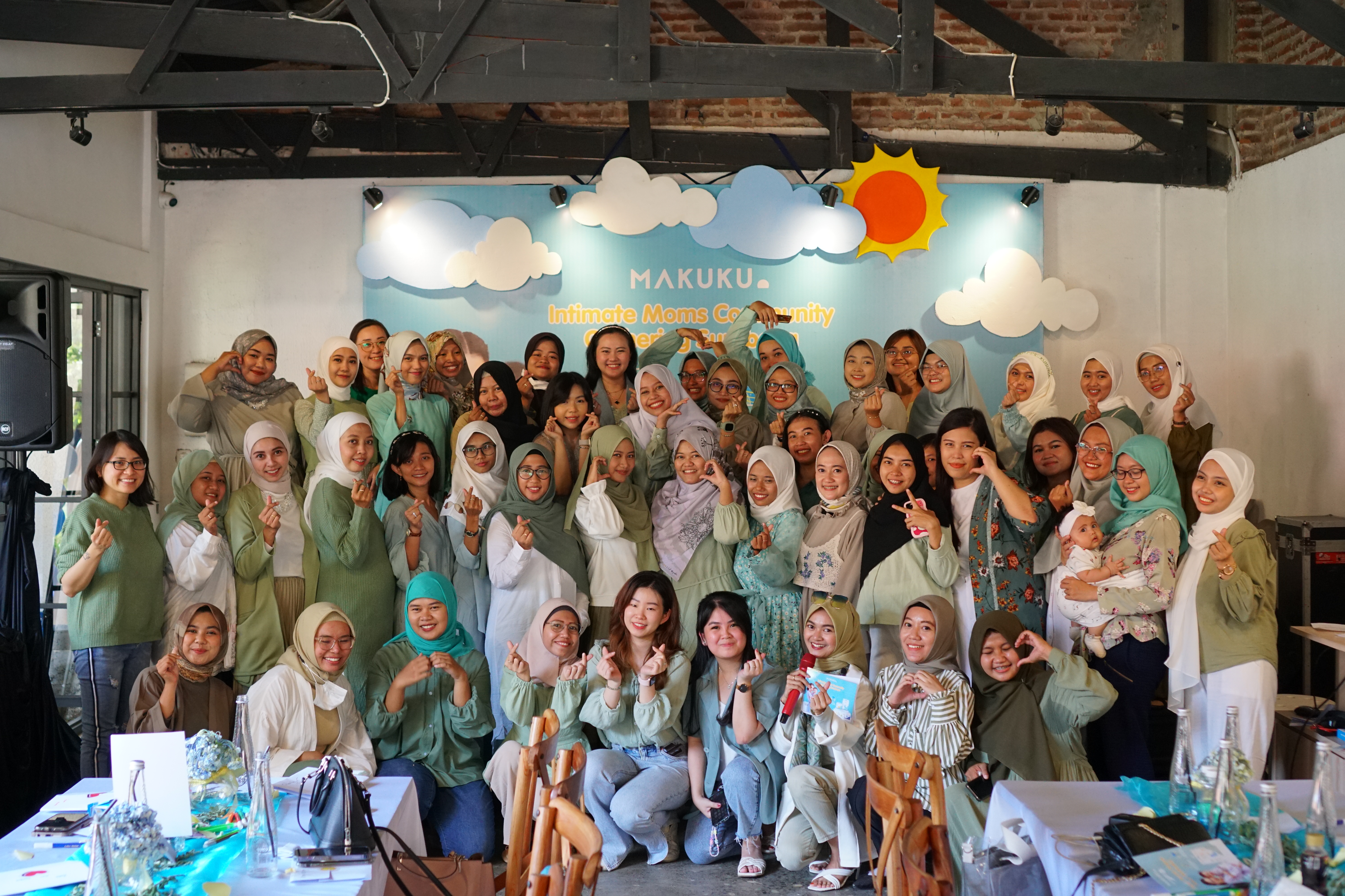 Acara Makuku Mom’s Intimate Gathering dengan tema “Dukung dan Optimalkan Tahap Belajar Si Kecil pada Masa Golden Age” di Surabaya.