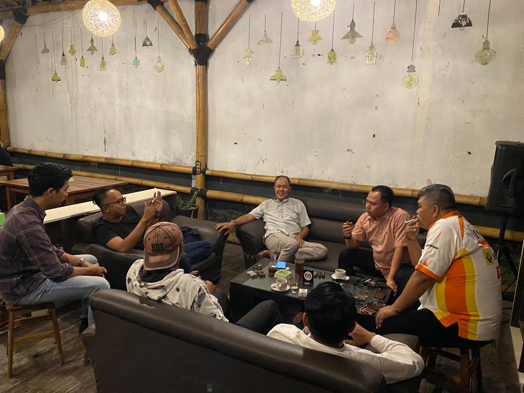 Ayep Zaki berdiskusi bersama para milenial Sukabumi.