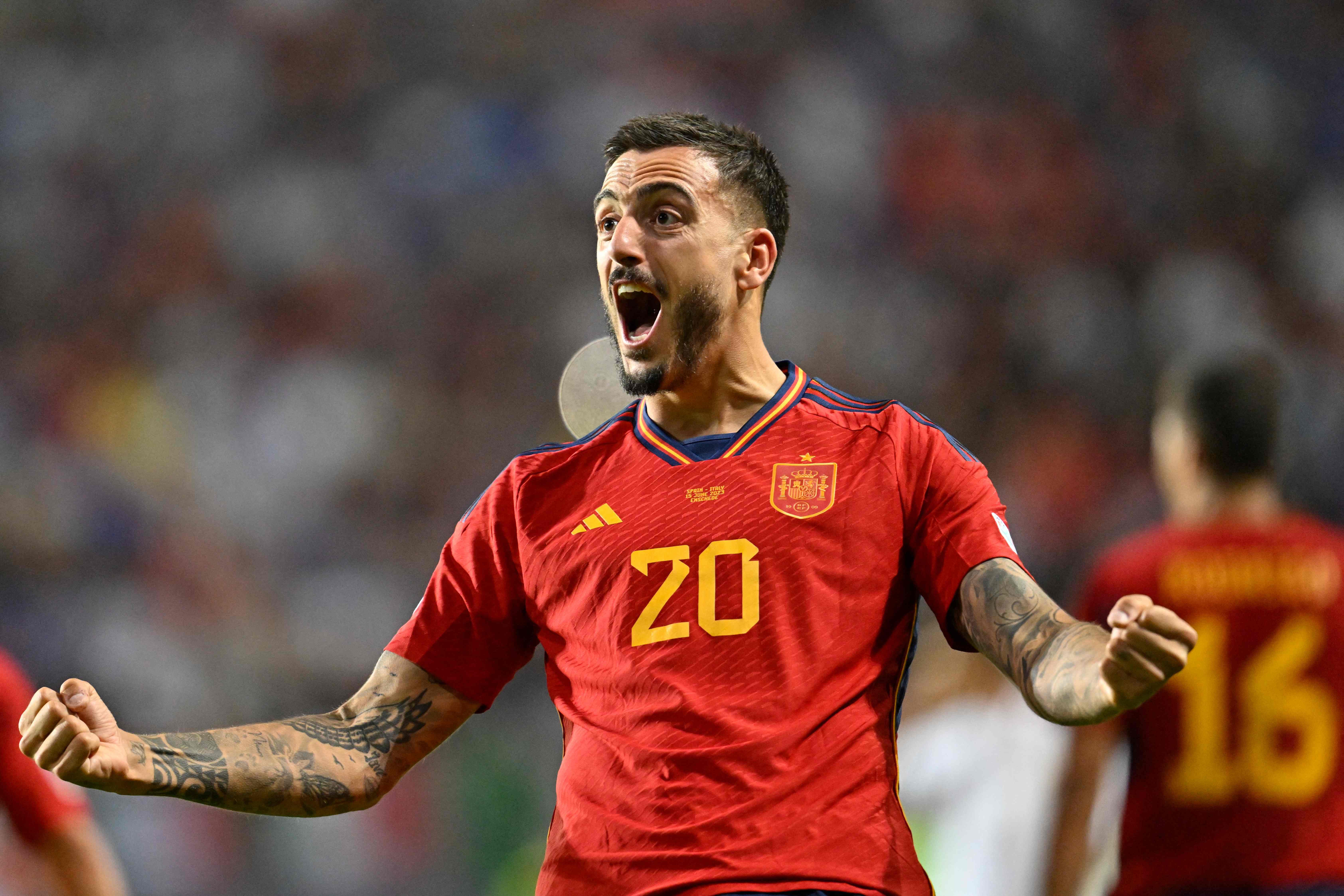 Penyerang Spanyol Joselu melakukan selebrasi usai mencetak gol ke gawang Italia di laga semifinal Liga Negara UEFA.